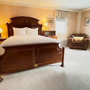 Traditional Queen Room No Pets